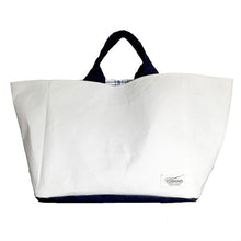 Load image into Gallery viewer, リメイク ブックケース&トイボックス(book case&toy box) stussy Tシャツ white ハンドメイド vintage アメカジ