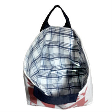 Load image into Gallery viewer, リメイク ブックケース&トイボックス(book case&toy box) stussy Tシャツ white ハンドメイド vintage アメカジ